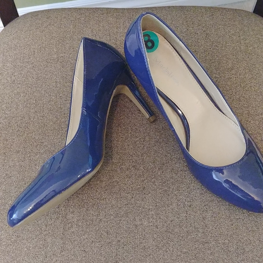 MADELINE, Size 8, Navy heels - Picture 2 of 12